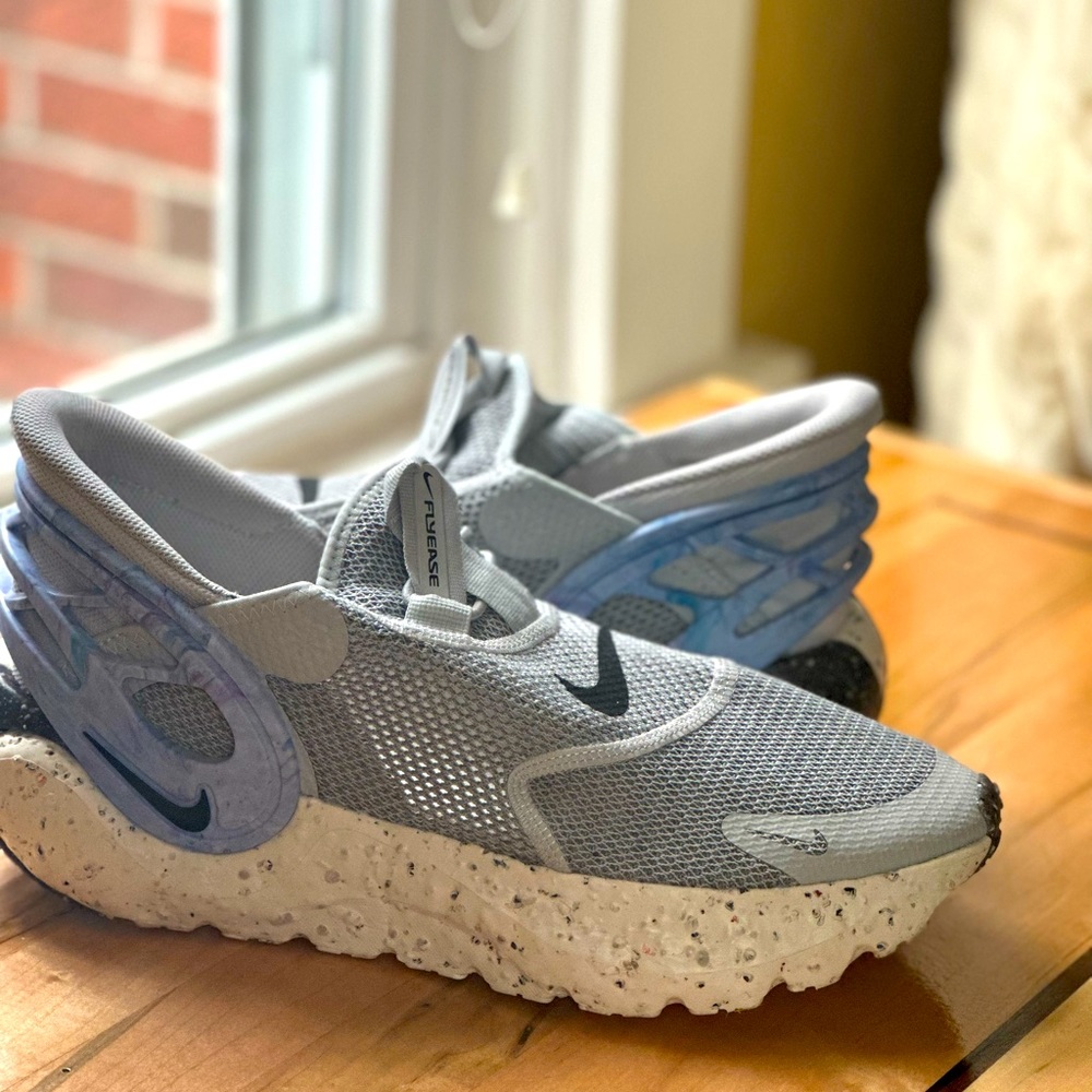 BRAND NEW- NEVER WORN
Size: 13
$75